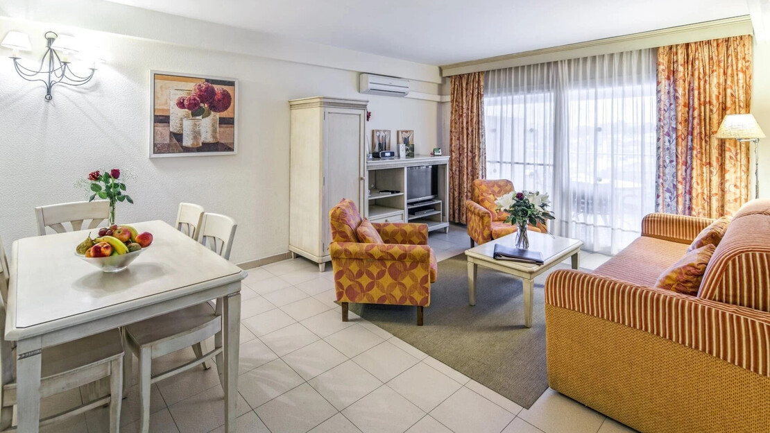 3-Bedroom apartment (up to 8 people) 